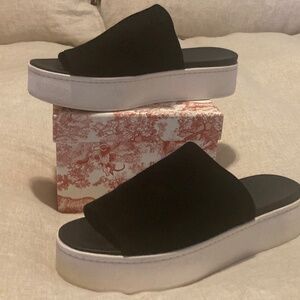 Vince black platform slides